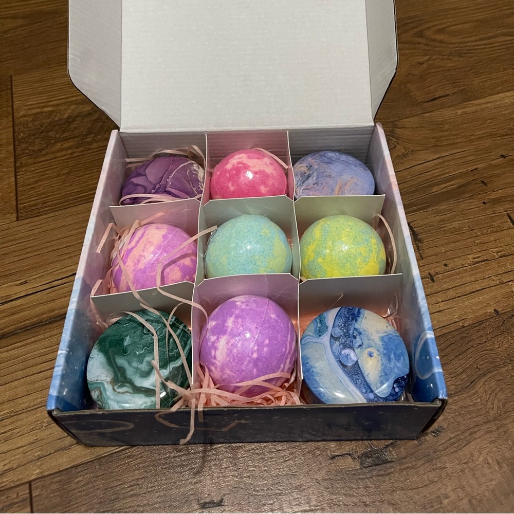 Bath bomb and candle gift bath accessories set